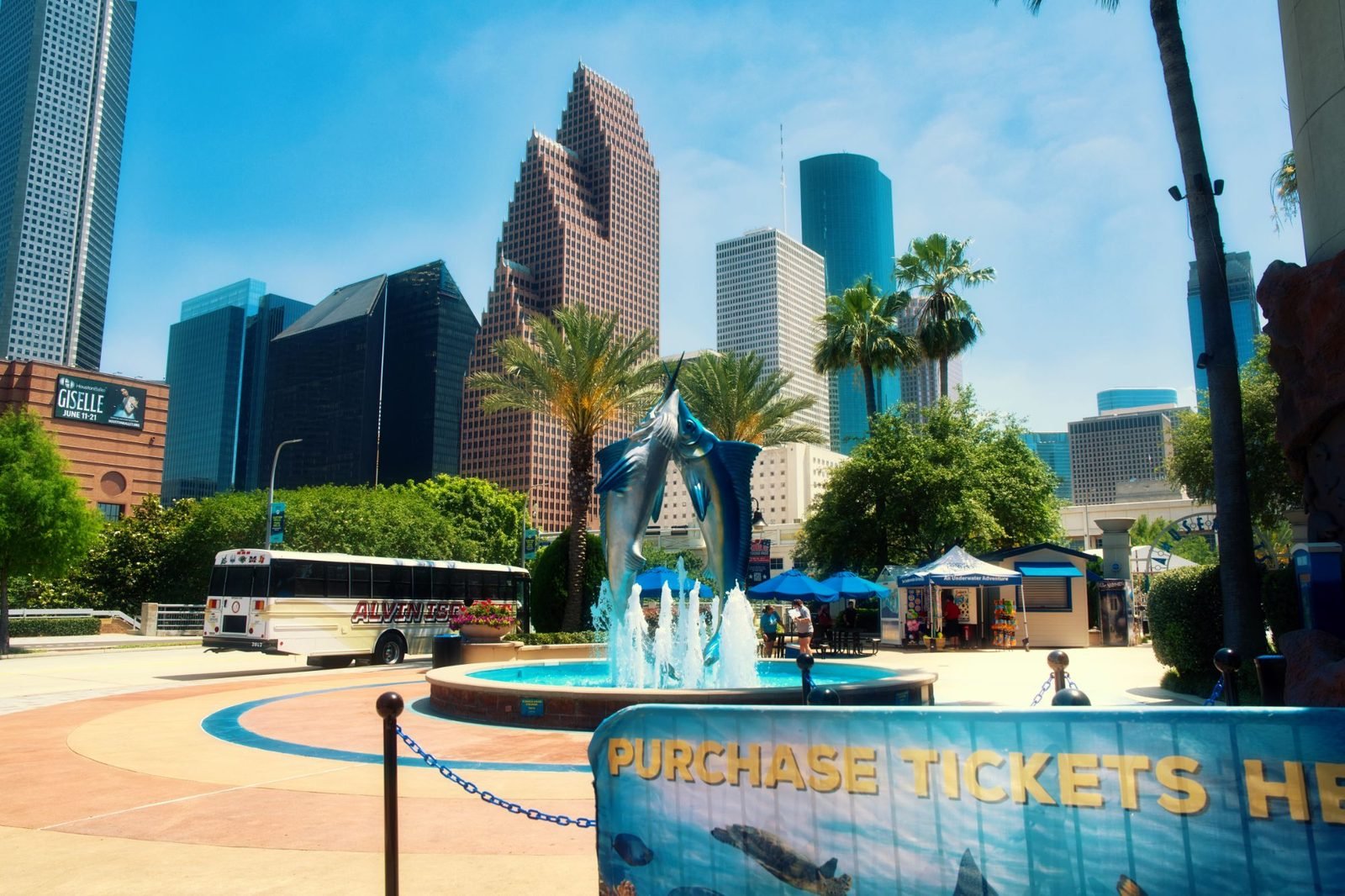 Skyline de Houston con fuente